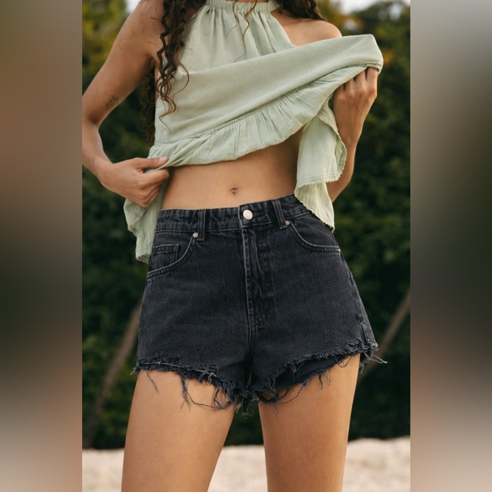 Zara Dark Denim Frayed Hem Shorts